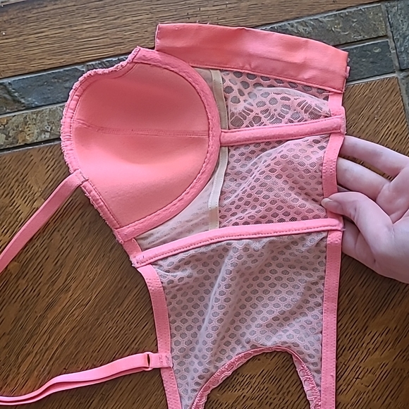 LIKE NEW RARE 34b Victoria's Secret Pushup Very Sexy Lined Demi w/ Boning - Picture 13 of 15